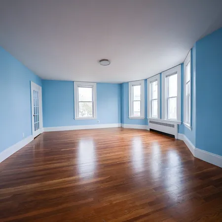 $2,500 | 11 Tapley Street, Unit 1, Lynn, MA 01905