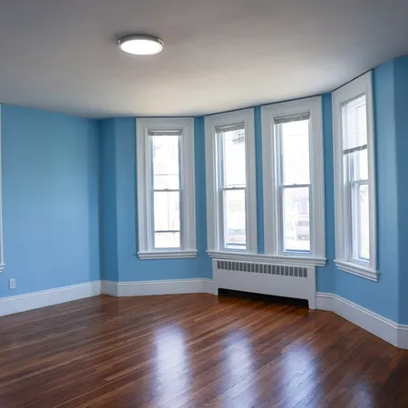 $2,500 | 11 Tapley Street, Unit 1, Lynn, MA 01905
