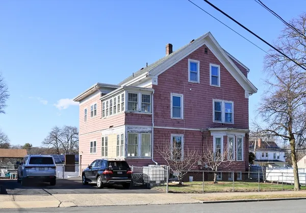 $2,500 | 11 Tapley Street, Unit 1, Lynn, MA 01905