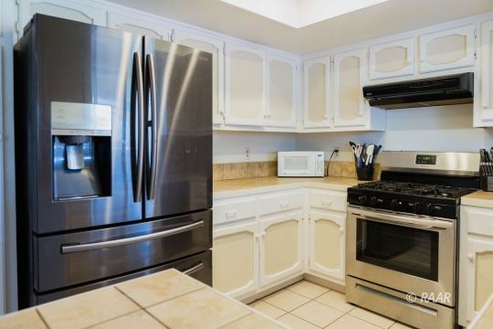 637 South Lakeview Court Ridgecrest, CA 93555 - Photo 12 of 28