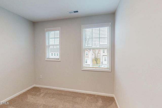 $450,000 | 2726 Hunter Woods Drive, Unit 627, Apex, NC 27502