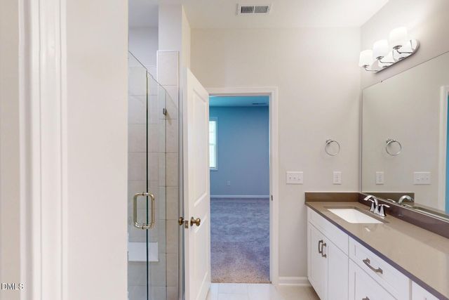 $450,000 | 2726 Hunter Woods Drive, Unit 627, Apex, NC 27502