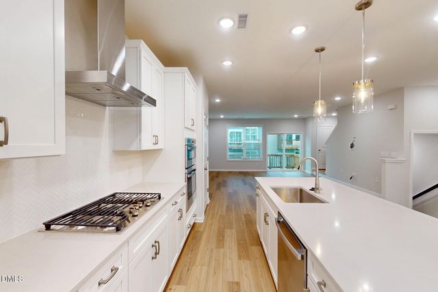 $450,000 | 2726 Hunter Woods Drive, Unit 627, Apex, NC 27502