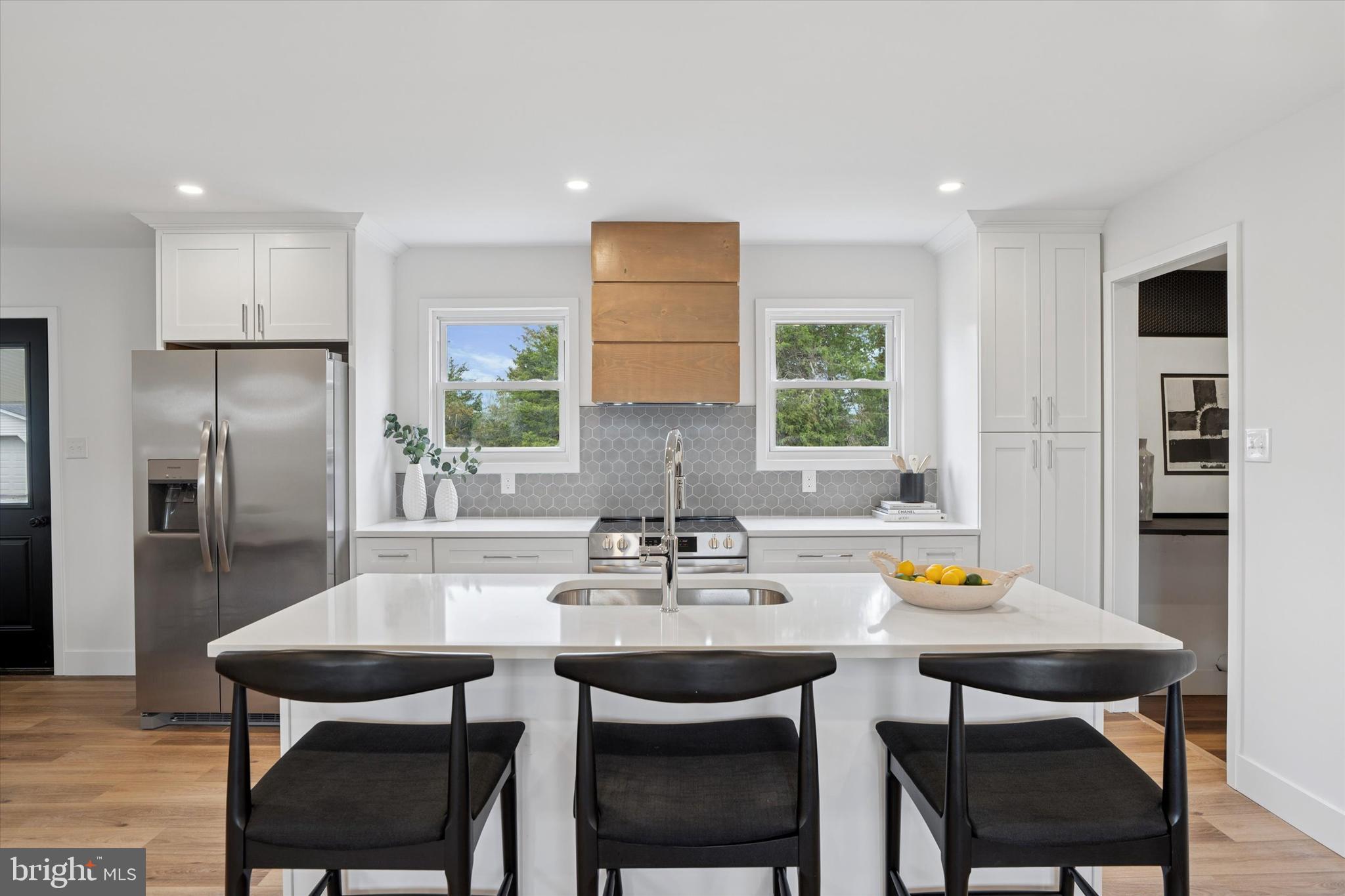 Seated Island in Kitchen