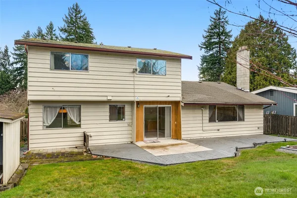 $950,000 | 11516 Bartlett Avenue Northeast, Seattle, WA 98125