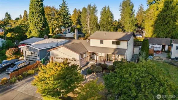 $950,000 | 11516 Bartlett Avenue Northeast, Seattle, WA 98125