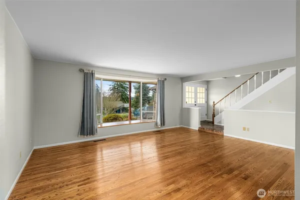 $950,000 | 11516 Bartlett Avenue Northeast, Seattle, WA 98125