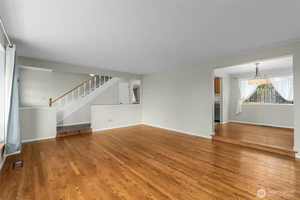 $950,000 | 11516 Bartlett Avenue Northeast, Seattle, WA 98125