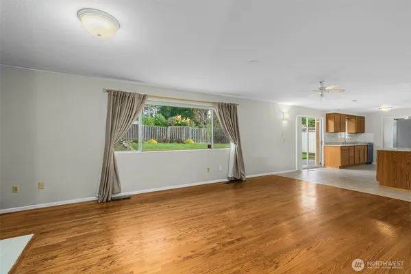 $950,000 | 11516 Bartlett Avenue Northeast, Seattle, WA 98125