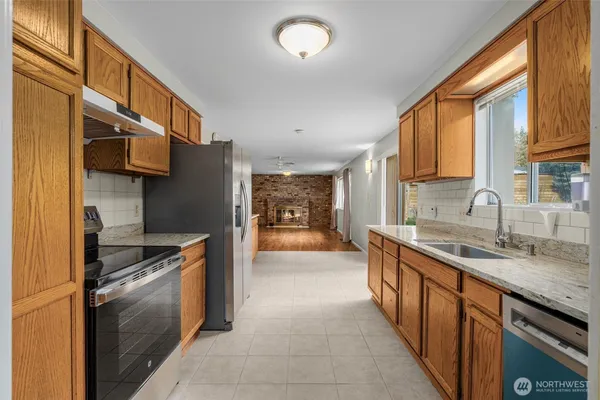 $950,000 | 11516 Bartlett Avenue Northeast, Seattle, WA 98125