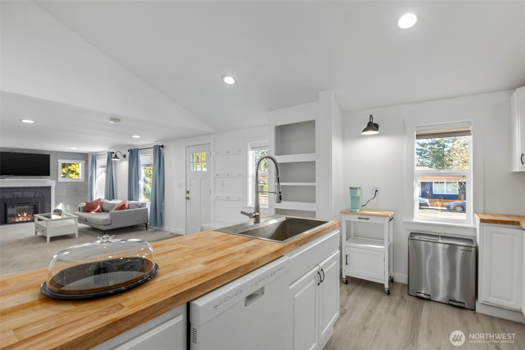 22304 76th Avenue West Edmonds, WA 98026 - Photo 13 of 28 Gallery Image 13