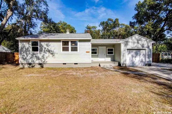 $2,100 | 1028 Northeast 7th Avenue, Gainesville, FL 32601