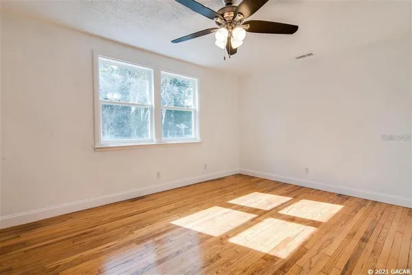 $2,100 | 1028 Northeast 7th Avenue, Gainesville, FL 32601