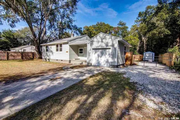 $2,100 | 1028 Northeast 7th Avenue, Gainesville, FL 32601