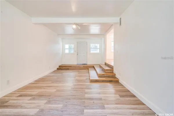 $2,100 | 1028 Northeast 7th Avenue, Gainesville, FL 32601