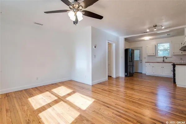 $2,100 | 1028 Northeast 7th Avenue, Gainesville, FL 32601