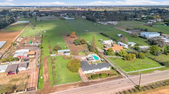 an aerial view of tennis court