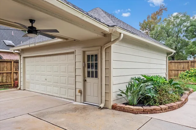 $465,000 | 15111 T C Jester Boulevard, Houston, TX 77068