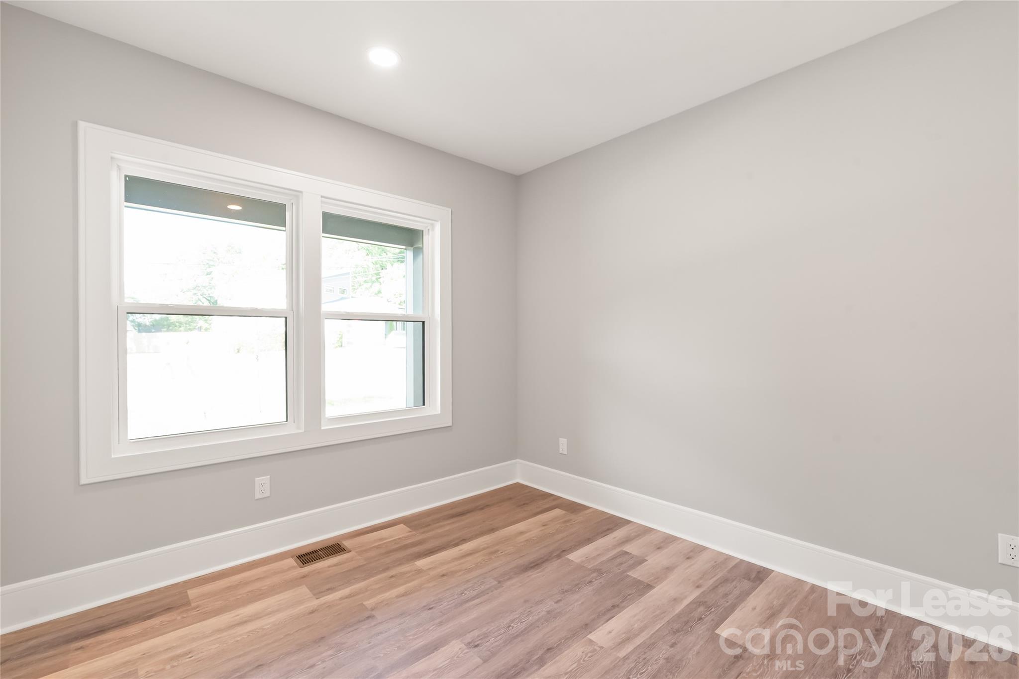 3905 Plainview Road Charlotte, NC 28208 - Photo 6 of 48 Gallery Image 6
