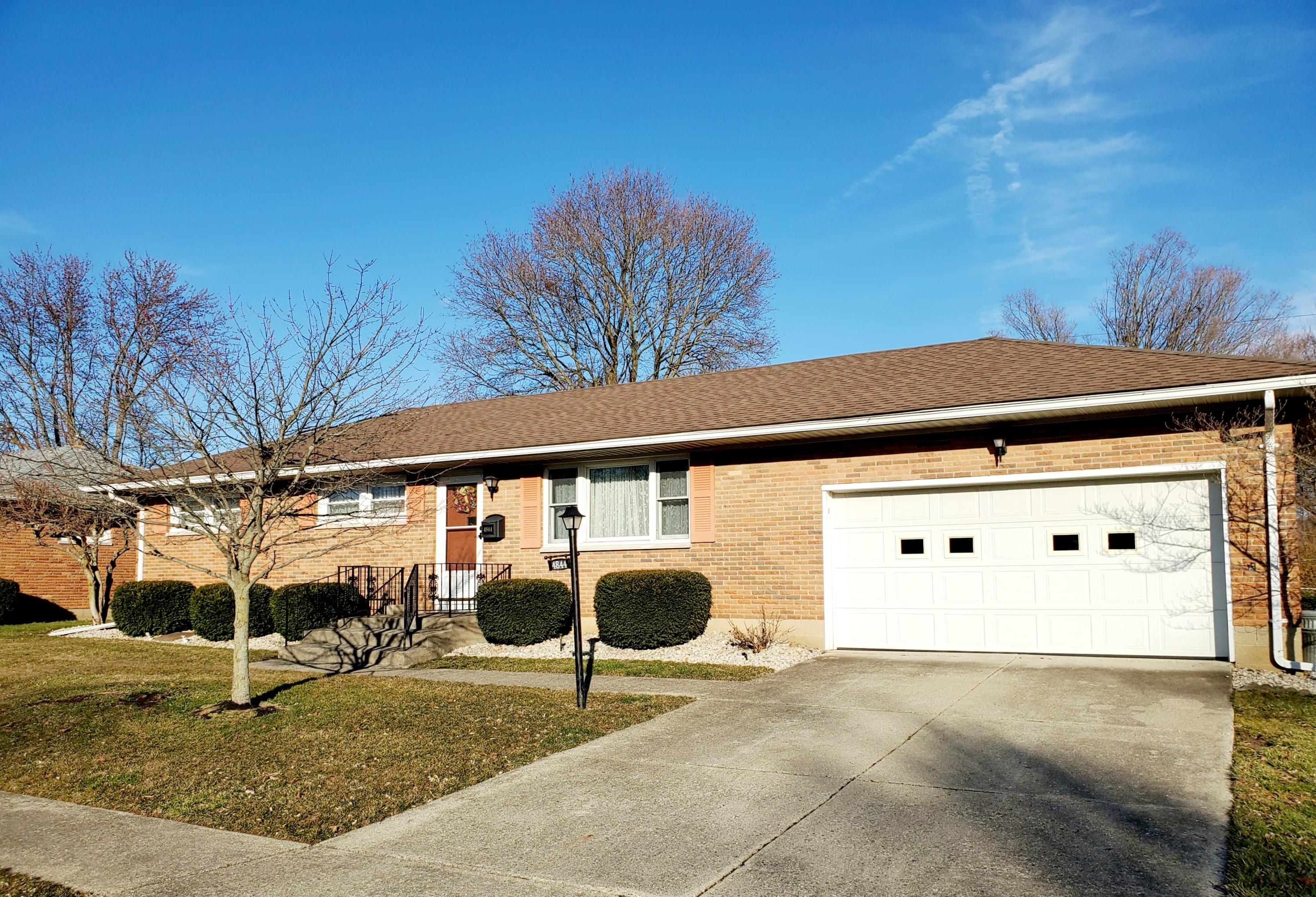 4844 Ashley Drive Springfield, OH 45503 - Photo 3 of 32