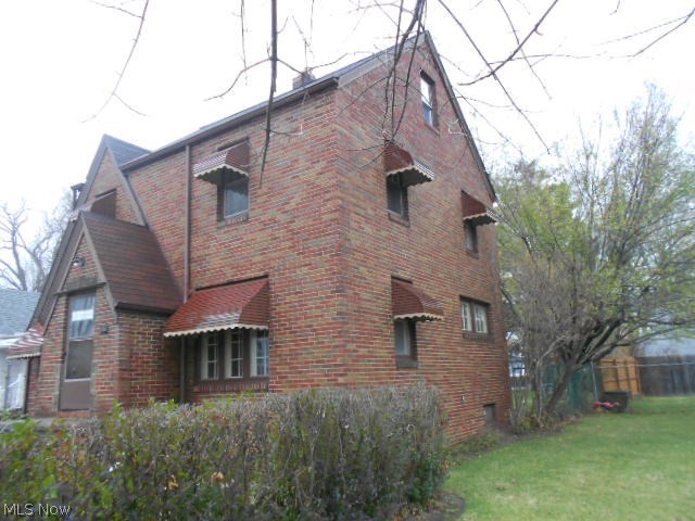 17609 Ingleside Road Cleveland, OH 44119 - Photo 5 of 24 Gallery Image 5