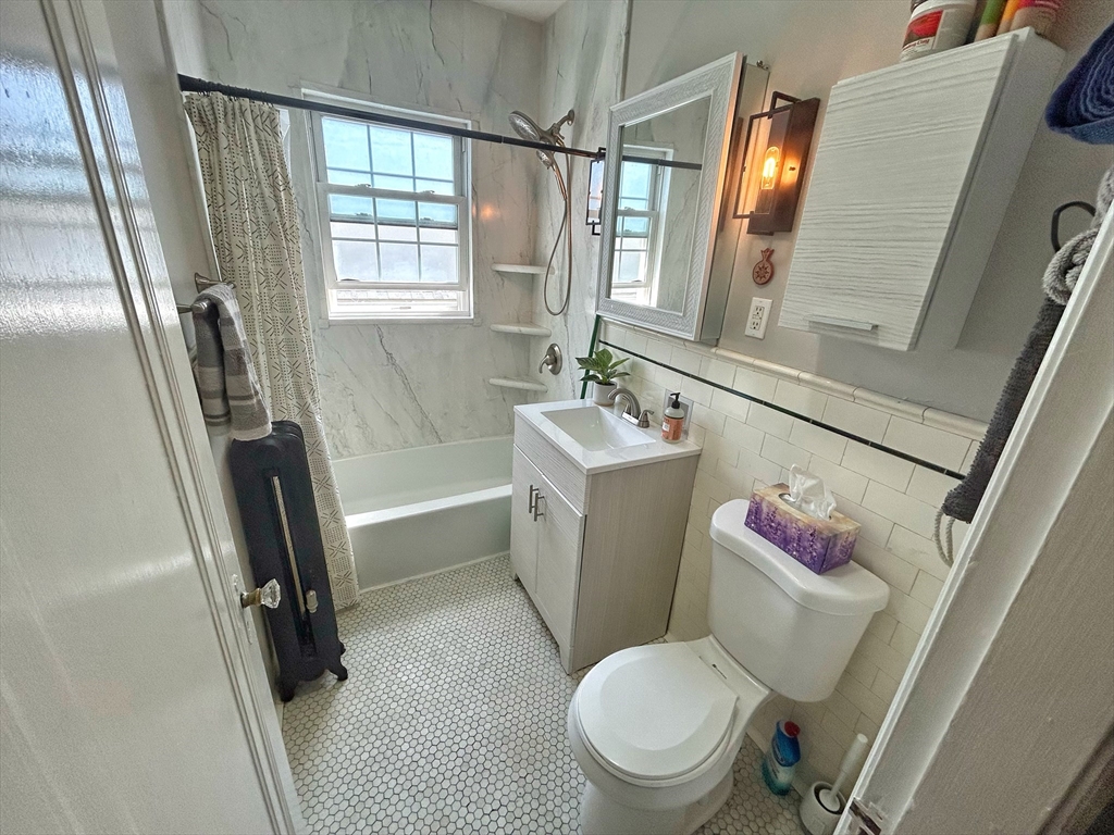 18 Ropes Street, Unit 2R Salem, MA 01970 - Photo 17 of 25