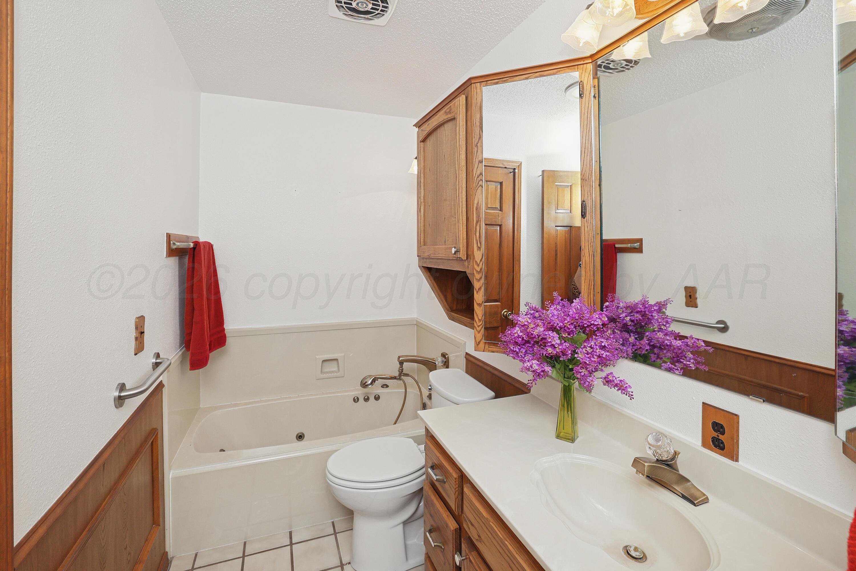 3708 Kingston Road Amarillo, TX 79109 - Photo 26 of 34 27-Bathroom