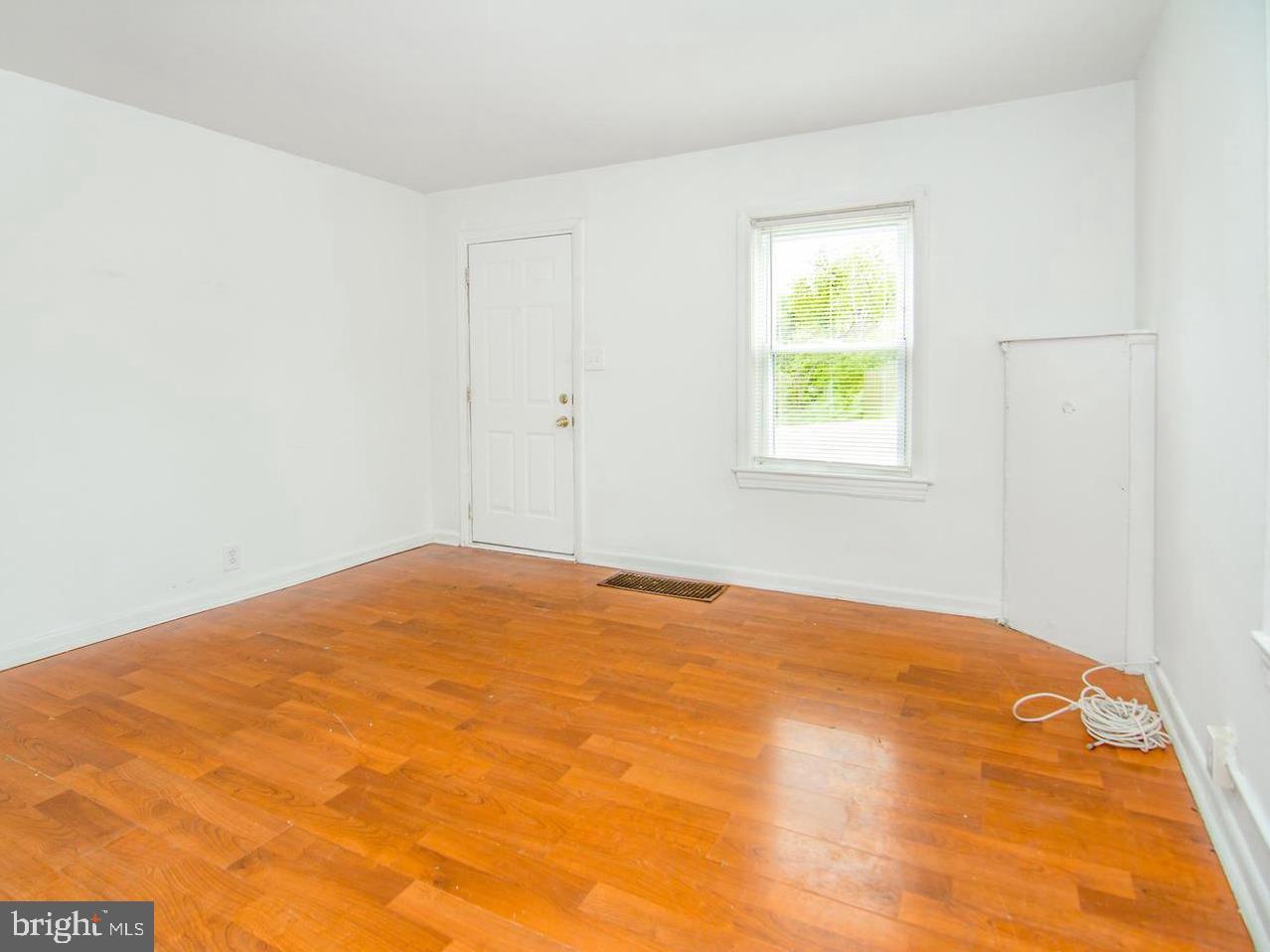 534 Bridgeview Road Baltimore, MD 21225 - Photo 5 of 17