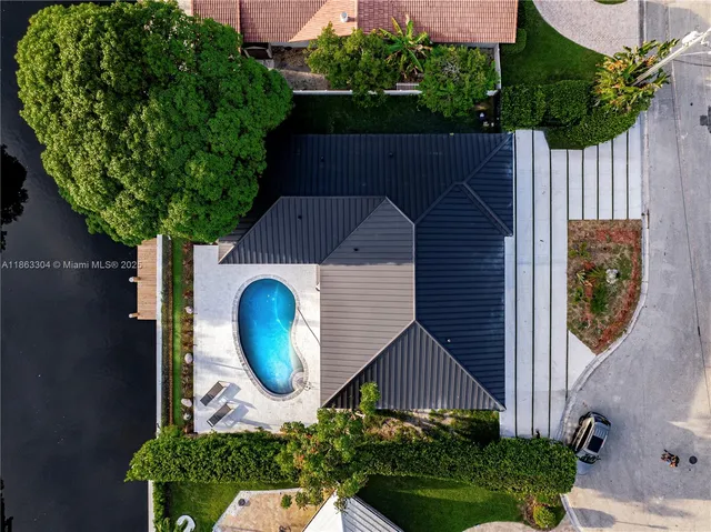 $2,150,000 | 5561 Northeast 28th Avenue, Fort Lauderdale, FL 33308