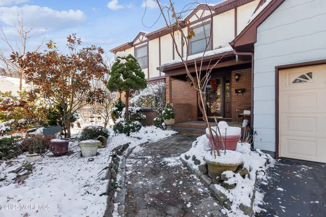 $885,000 | 34 Michele Drive, Middletown, NJ 07748