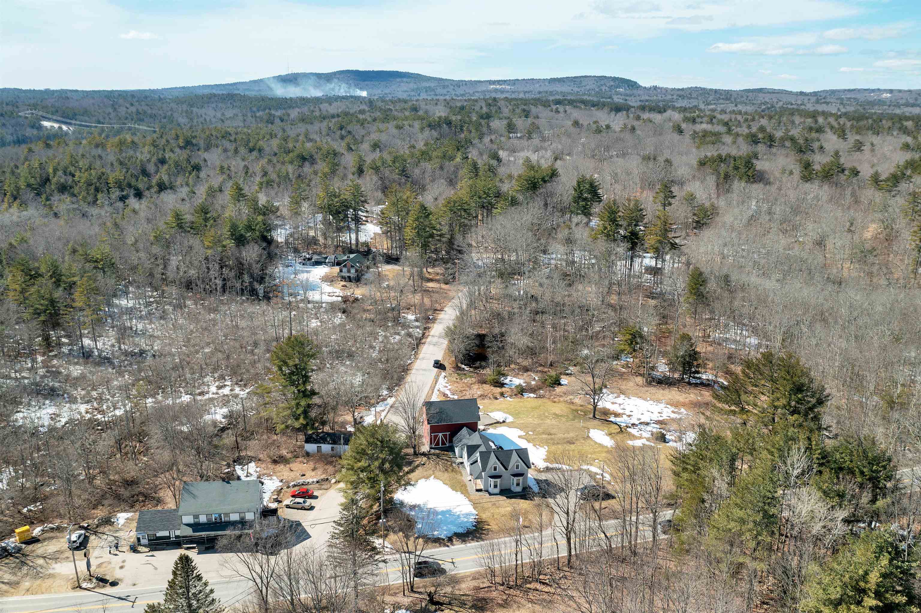 370 Stage Road, Unit 3 Nottingham, NH 03290 - Photo 3 of 40