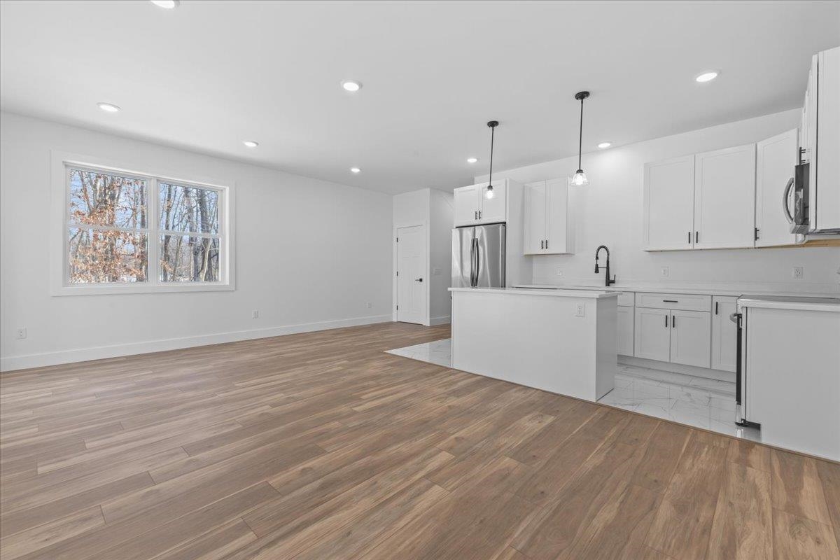 208 Dale Road Burlington, VT 05408 - Photo 14 of 48