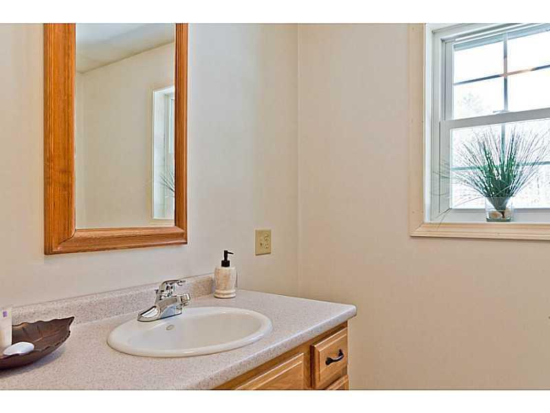 37 Kilgore Road Bridgton, ME 04009 - Photo 12 of 16 Bathroom.