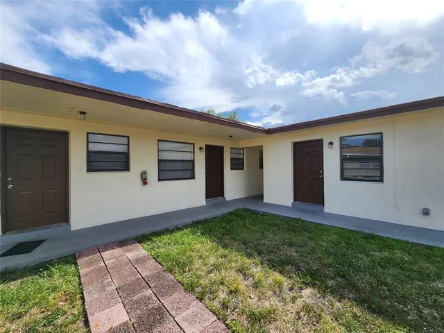 a front view of house with yard