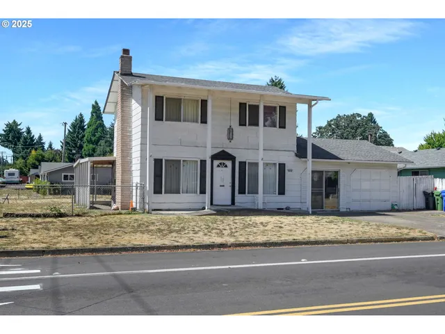 a house view with a yard