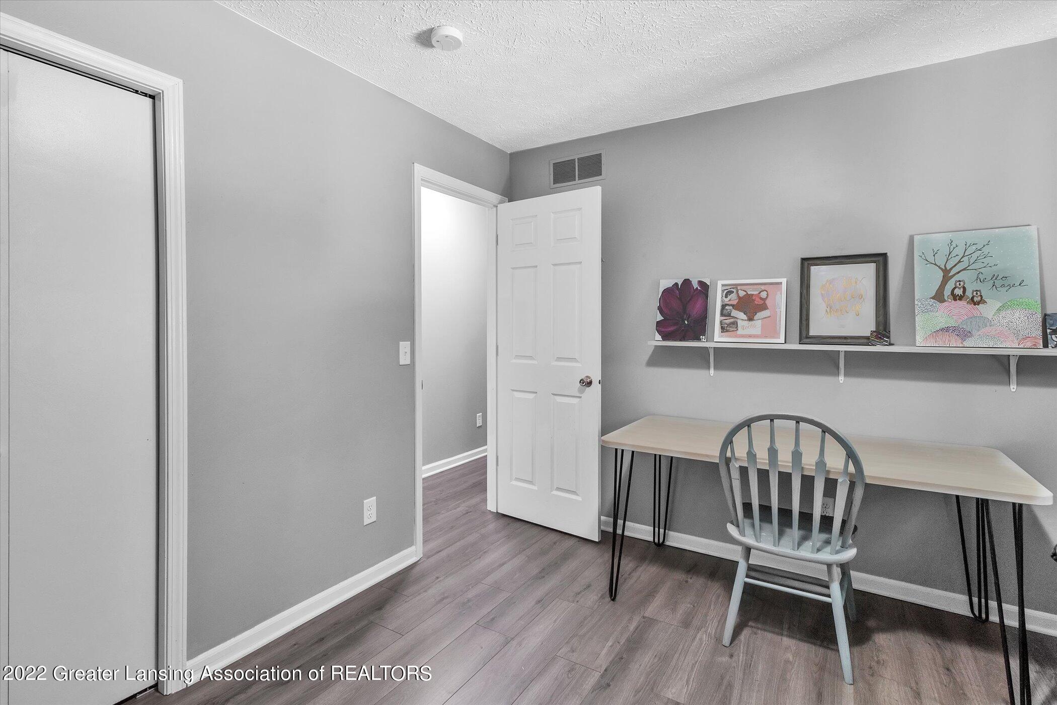 6626 Richard Road Lansing, MI 48911 - Photo 19 of 34 23-6626-Richard-Rd-WindowStill-Real-Esta