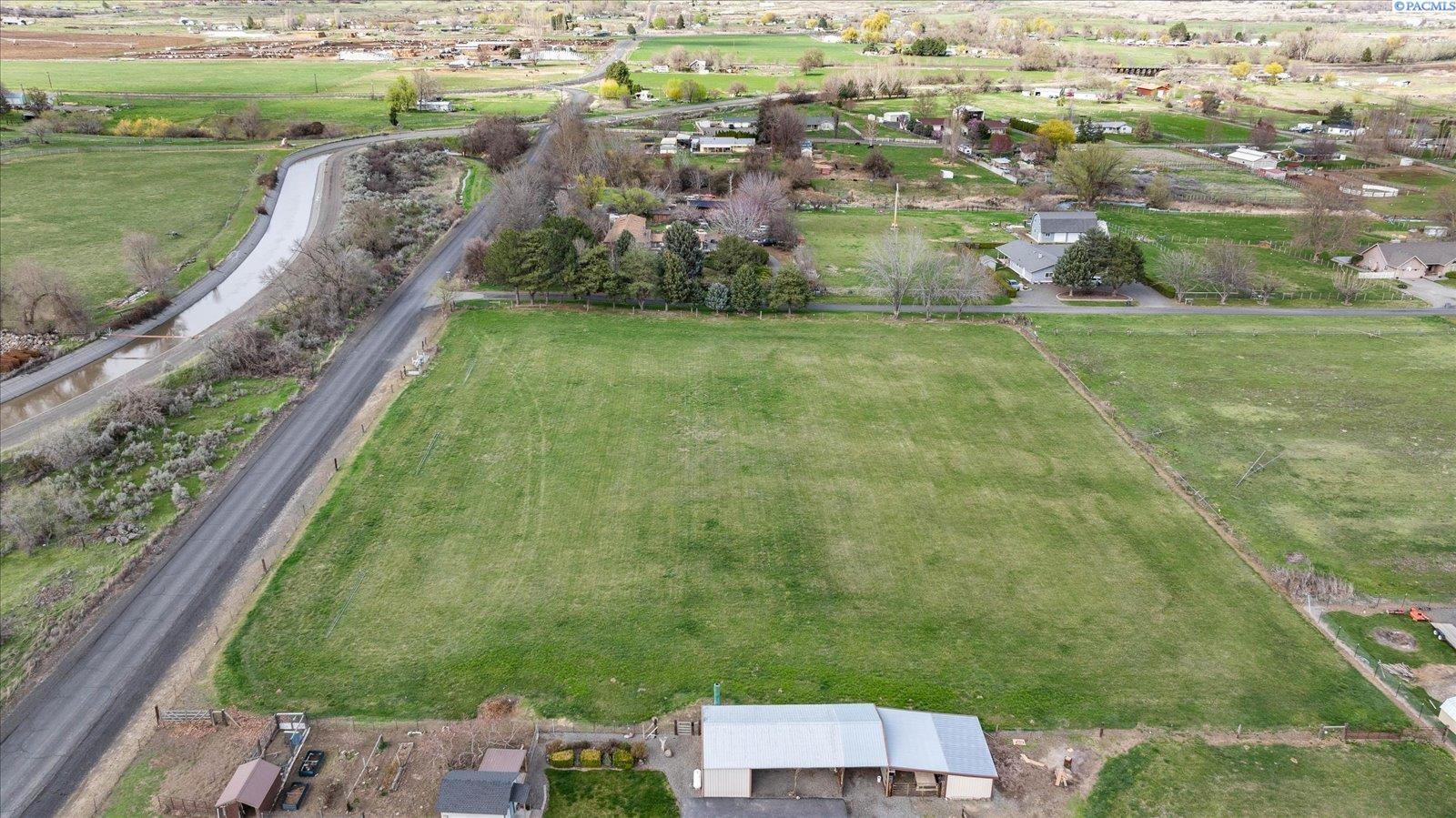 90011 West Hess Road Prosser, WA 99350 - Photo 2 of 4 Gallery Image 2
