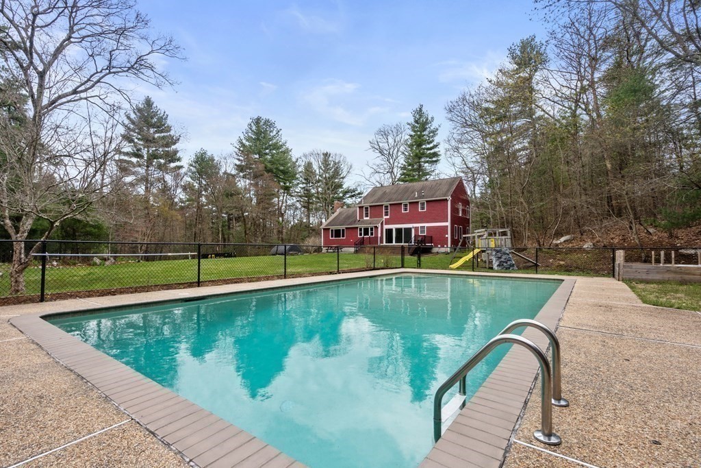 15 Grafton Road Upton, MA 01568 - Photo 36 of 42 Gallery Image 36