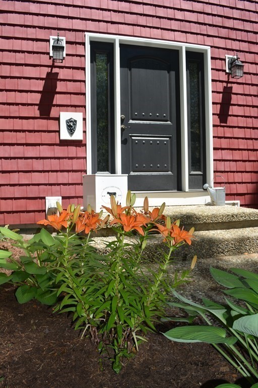 15 Grafton Road Upton, MA 01568 - Photo 4 of 42 Gallery Image 4