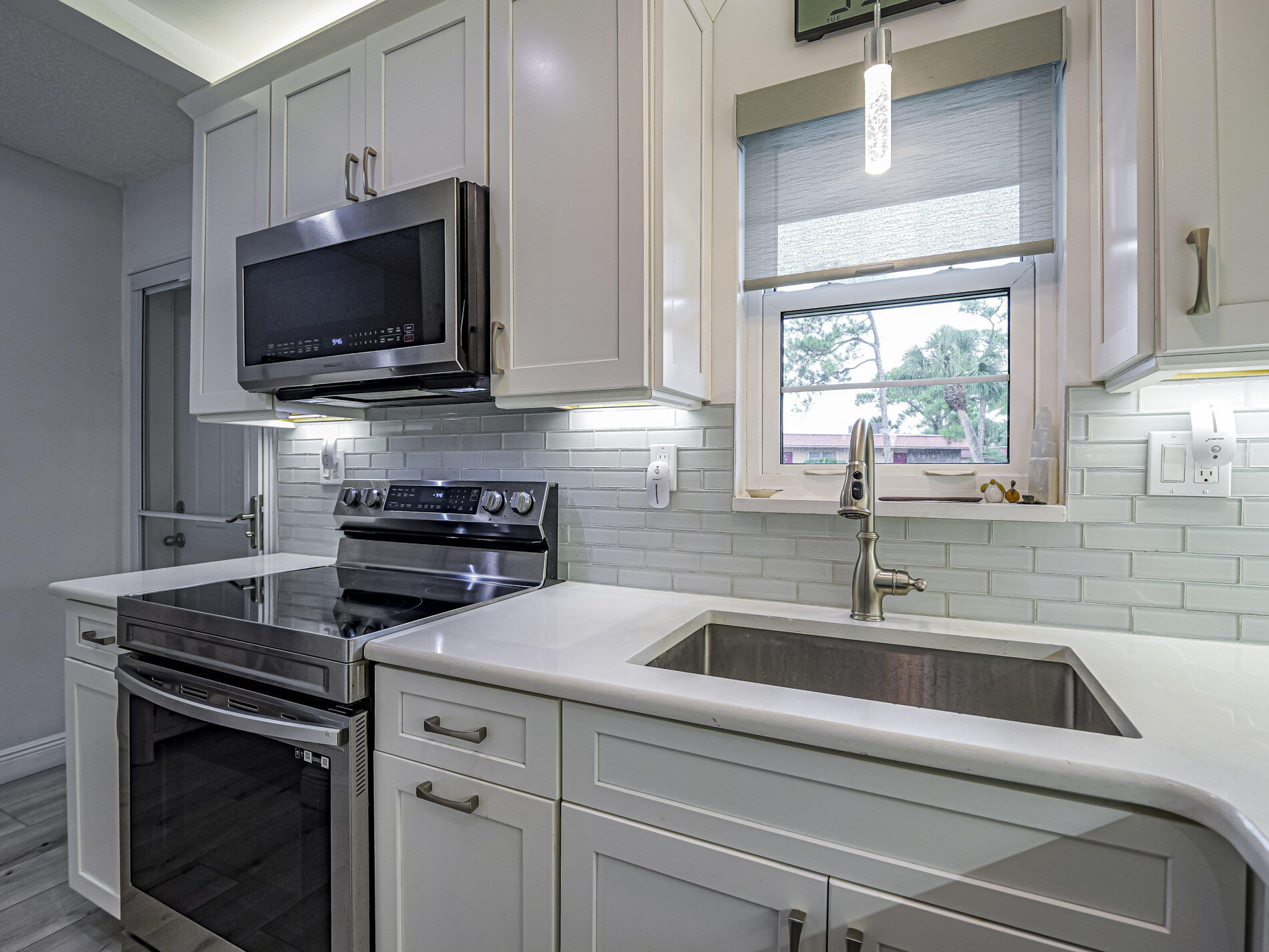 1975 Southwest Palm City Road, Unit 39J Stuart, FL 34994 - Photo 14 of 47 Kitchen