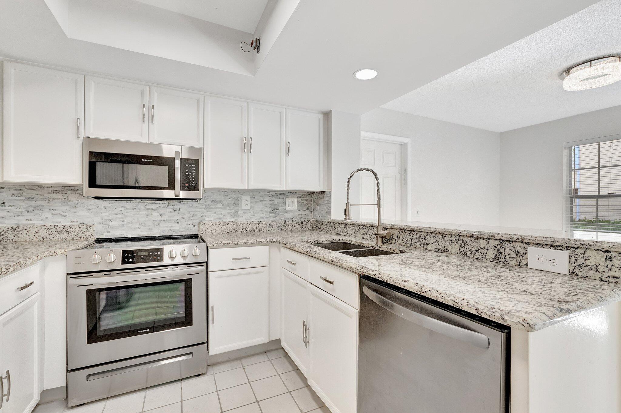 5332 Buckhead Circle, Unit 1010 Boca Raton, FL 33486 - Photo 15 of 34 15-web-or-mls-DSC_8856