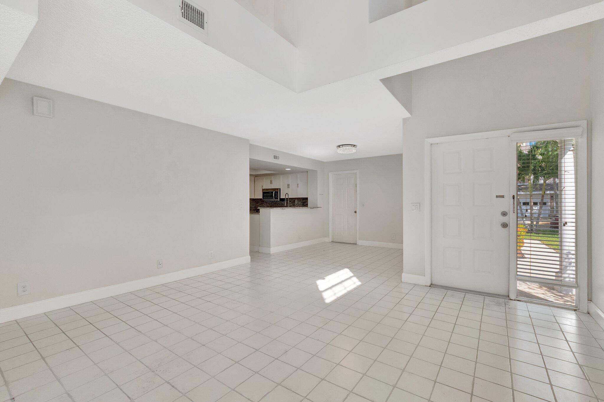 5332 Buckhead Circle, Unit 1010 Boca Raton, FL 33486 - Photo 8 of 34 8-web-or-mls-DSC_8821
