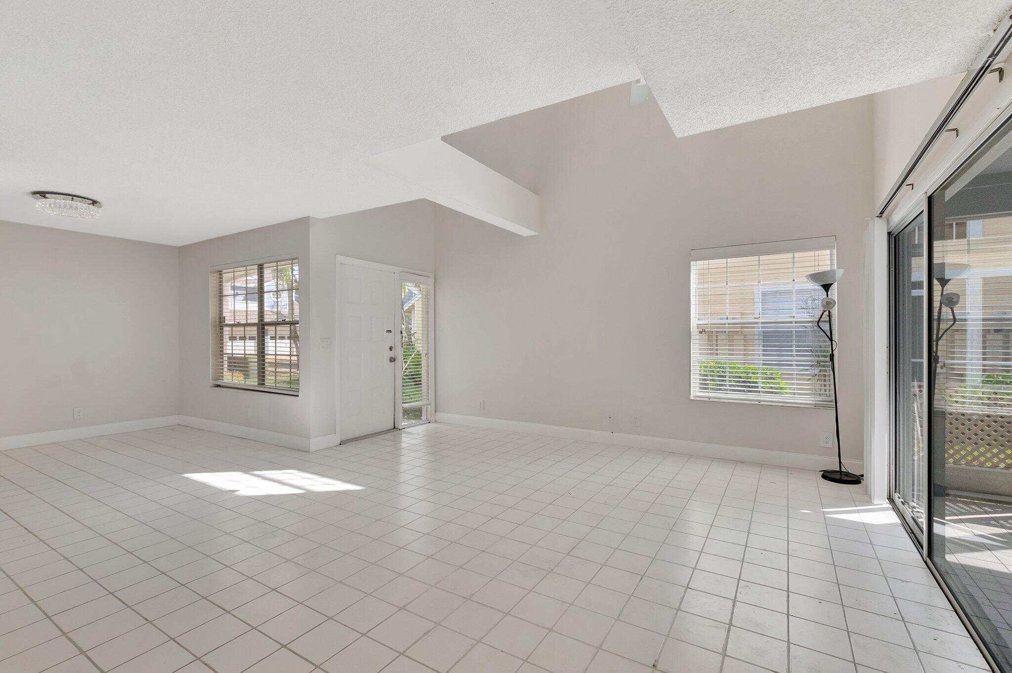 5332 Buckhead Circle, Unit 1010 Boca Raton, FL 33486 - Photo 9 of 34 9-web-or-mls-DSC_8826