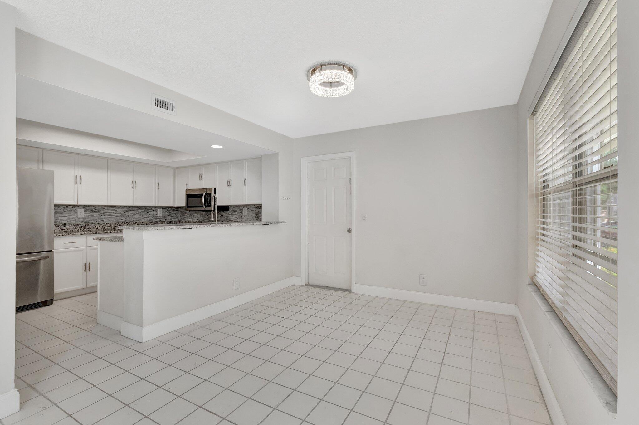 5332 Buckhead Circle, Unit 1010 Boca Raton, FL 33486 - Photo 10 of 34 10-web-or-mls-DSC_8831