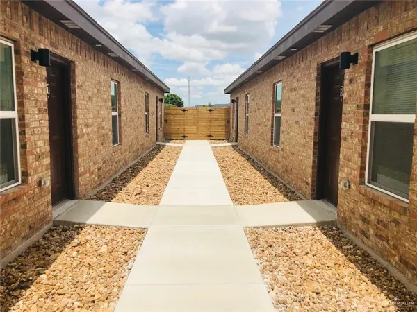 $925 | 3904 Valeria Street, Unit 1, Edinburg, TX 78541