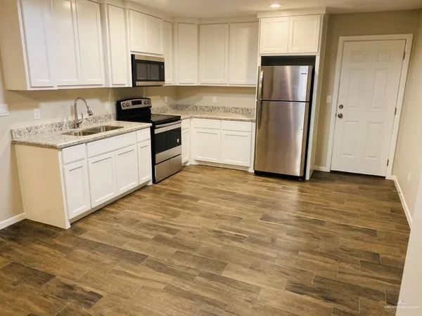 $925 | 3904 Valeria Street, Unit 1, Edinburg, TX 78541