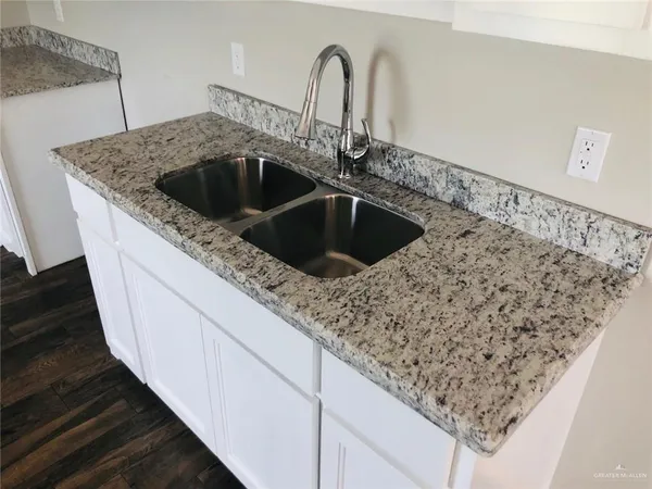 $925 | 3904 Valeria Street, Unit 1, Edinburg, TX 78541