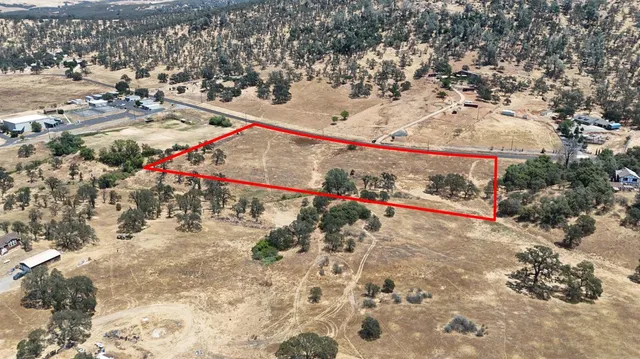 a view of a outdoor space