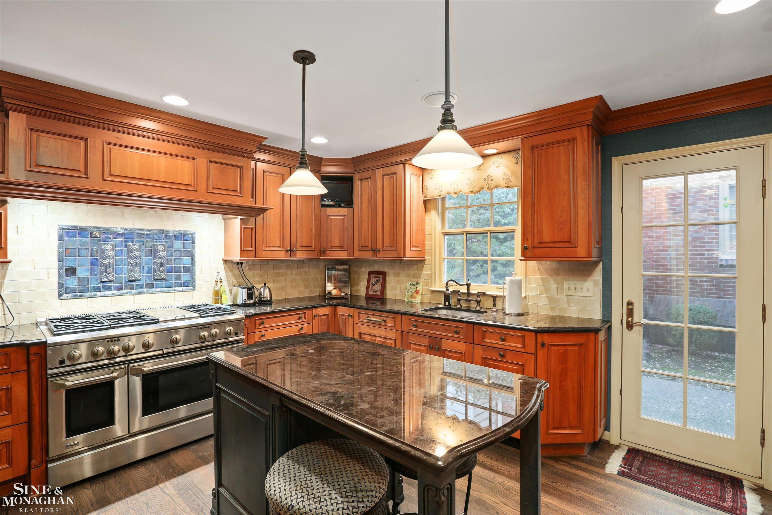 274 Lewiston Road Grosse Pointe Farms, MI 48236 - Photo 17 of 55