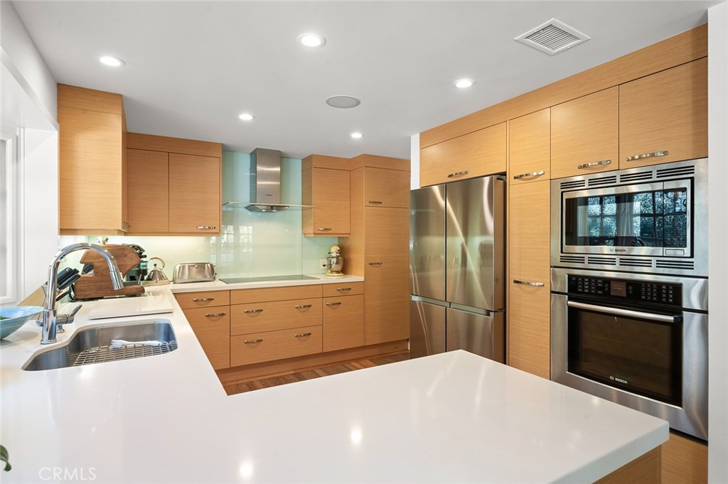 17 Rippling Streme Irvine, CA 92603 - Photo 12 of 54
